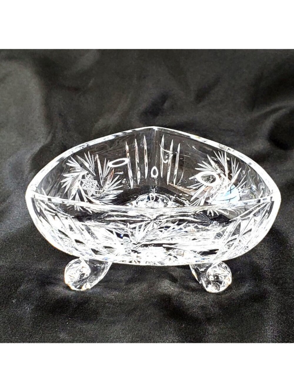 VTG Hazel Atlas Triangular Crystal Candy Bowl Footed Pinwheel Design 4.5 inch - Picture 3 of 13